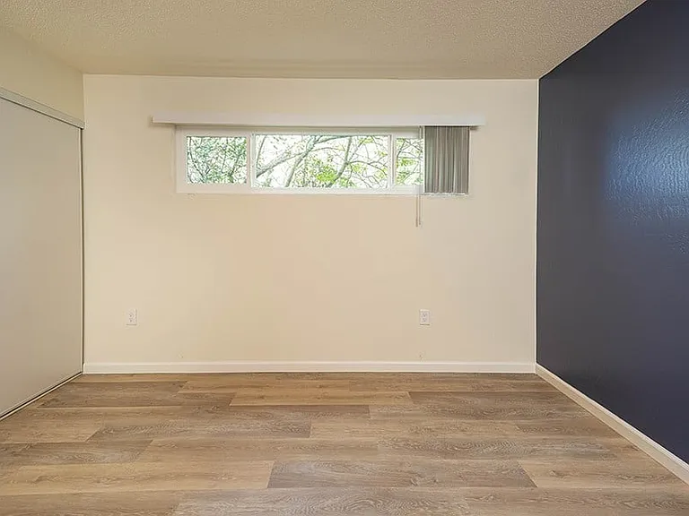 LOTUS APARTMENTS — Photo 12