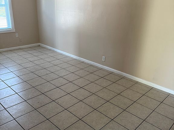 5th image of 1212 N Severance St APT 3