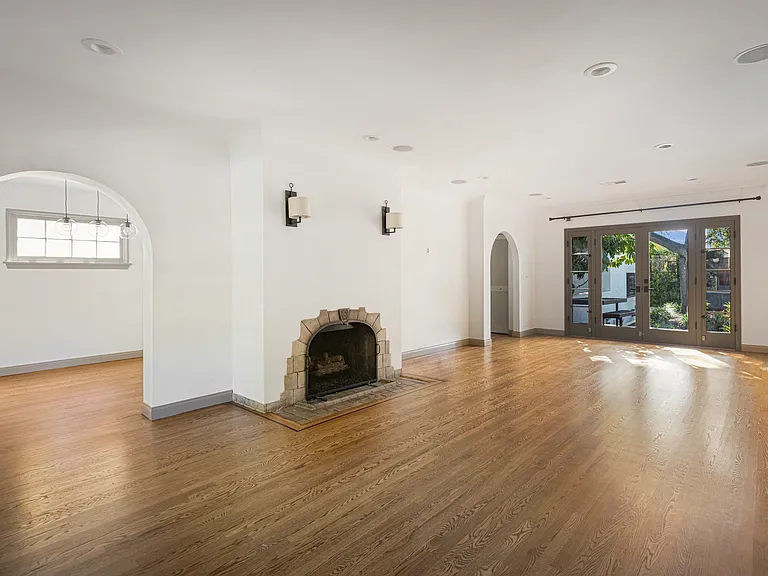 1169 S Sierra Bonita Ave — Photo 14