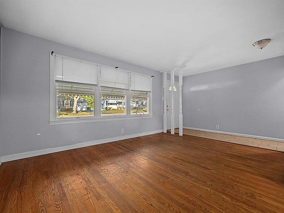 3rd image of 1066 Gabriel Dr