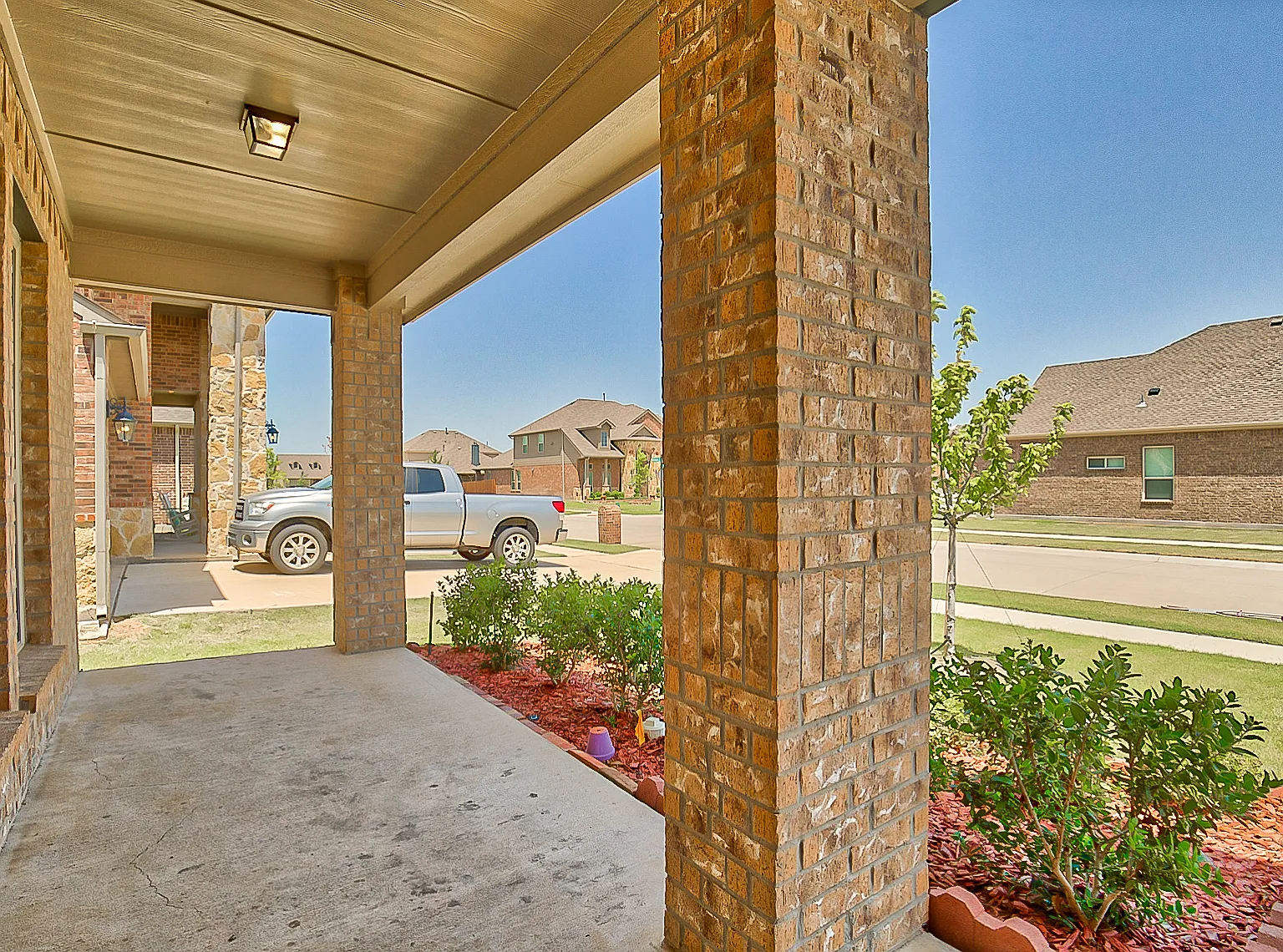 4 bed, 2050 sqft, $2,595 — Photo 3