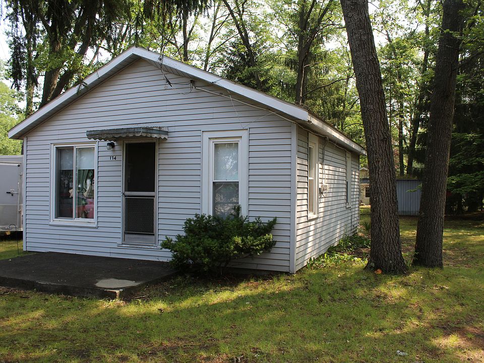 1st image of 134 Maple Bluff Ave