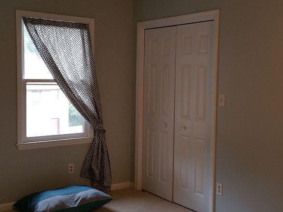 4th image of 214 Windridge Colony