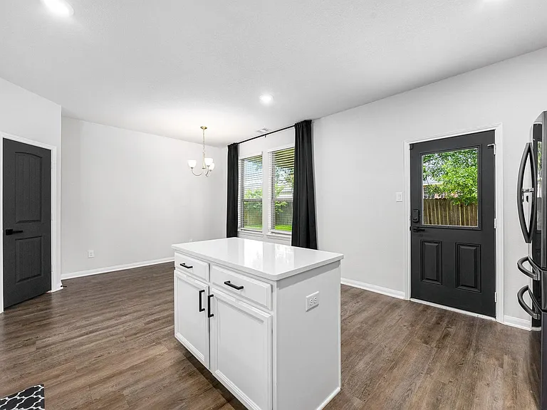 11323 Cora Ln — Photo 16