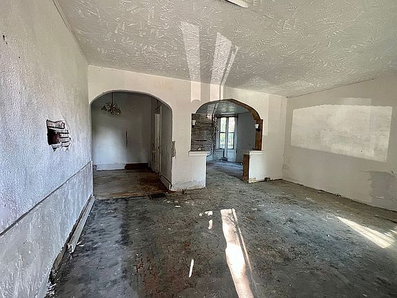 5th image of 3719 Palm St