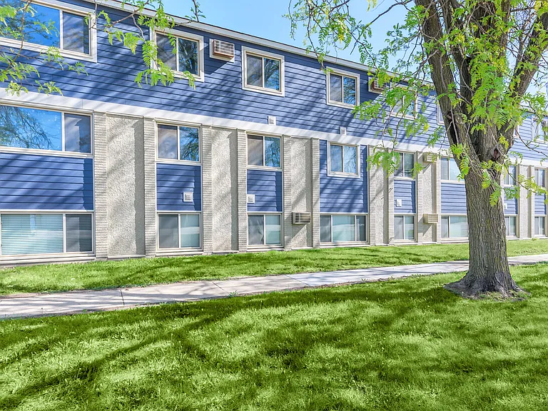Meadow Park Apartments — Photo 6