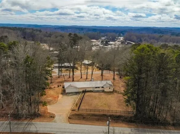 277 Oak St, Hiram, GA 30141