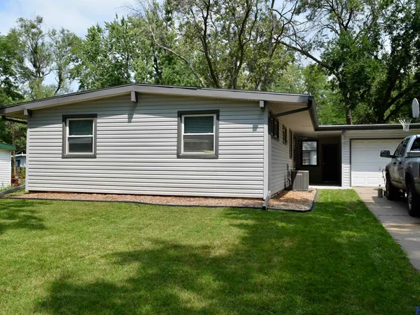 350 Prestwick Rd, Lincoln, NE 68505