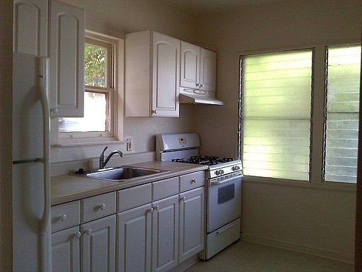 2nd image of 1612 Nuuanu Ave APT B