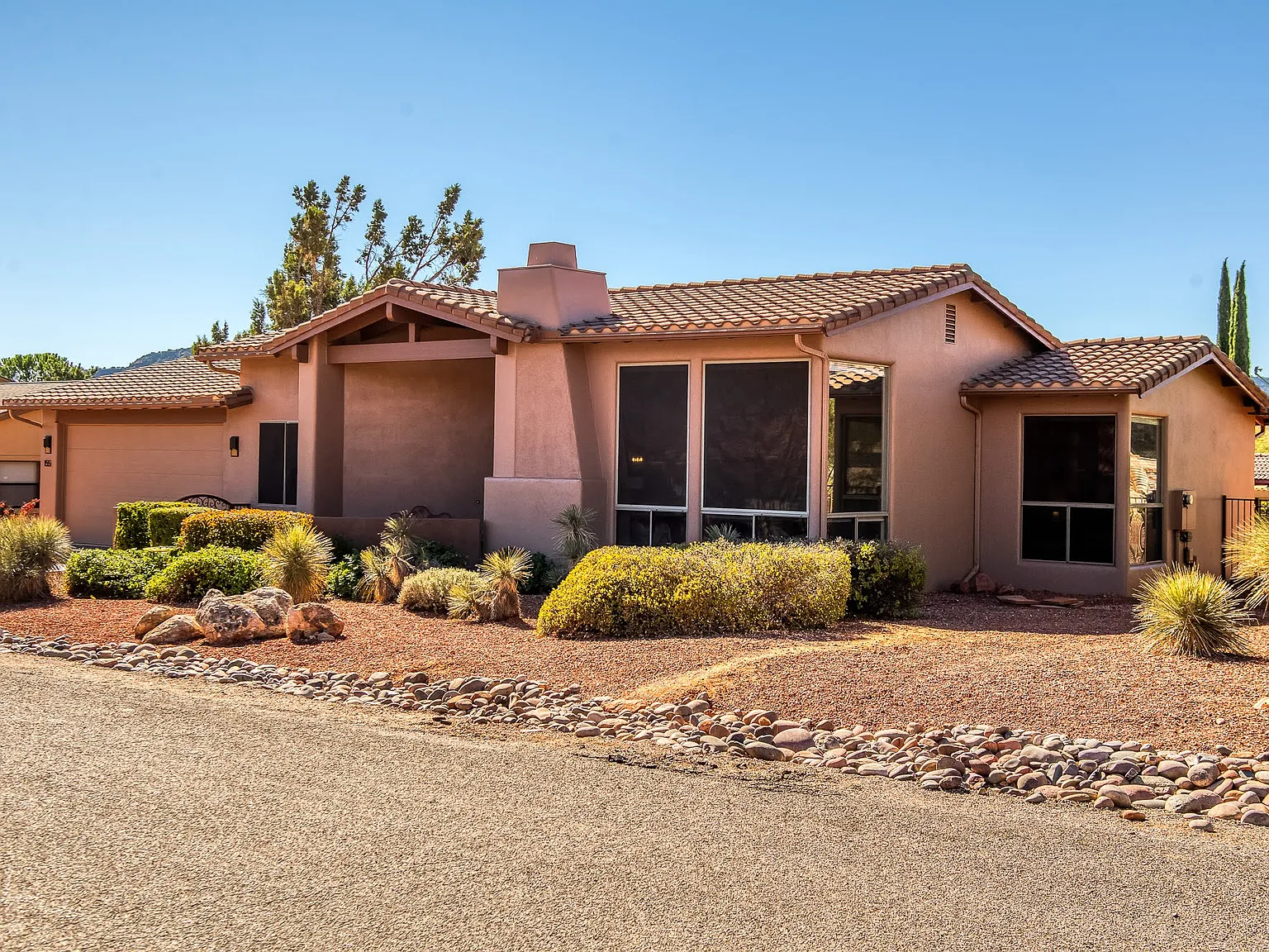 3 bed, 1932 sqft, $4,325 — Photo 2