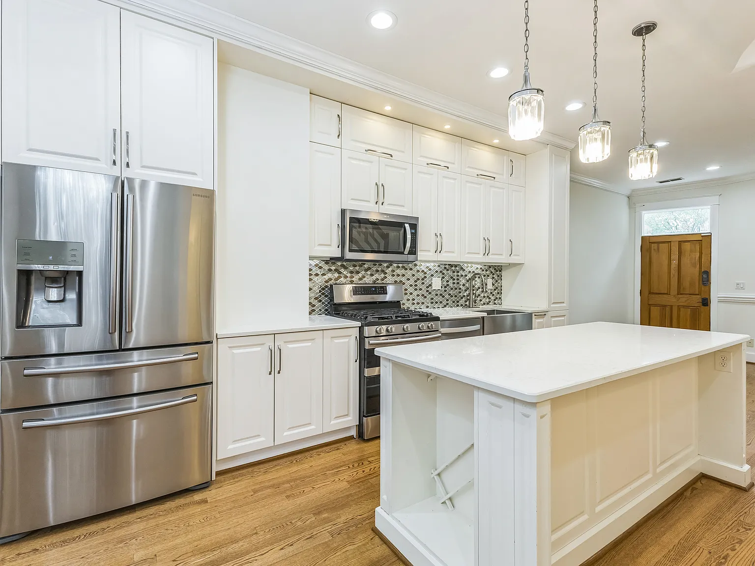 16 N Carolina Ave SE — Photo 2