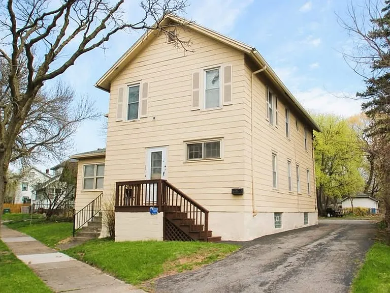 26 Mineola St — Photo 1