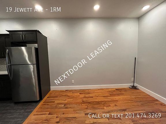2nd image of 19 Jewett Ave APT 1