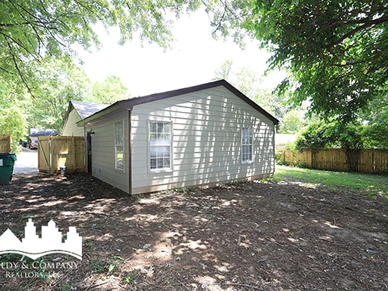 3095 Normandy Dr — Photo 21