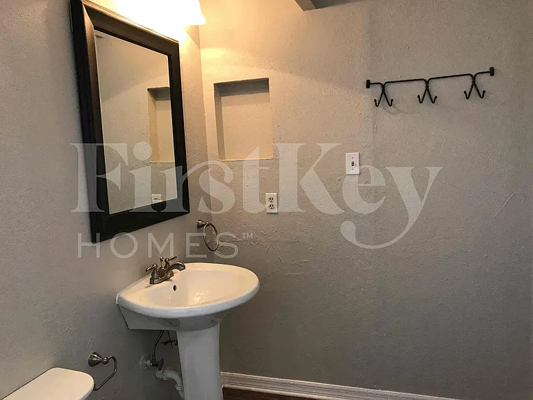 16219 Pebblebrook Dr — Photo 13