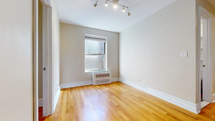 Rented by Bond New York | media 4