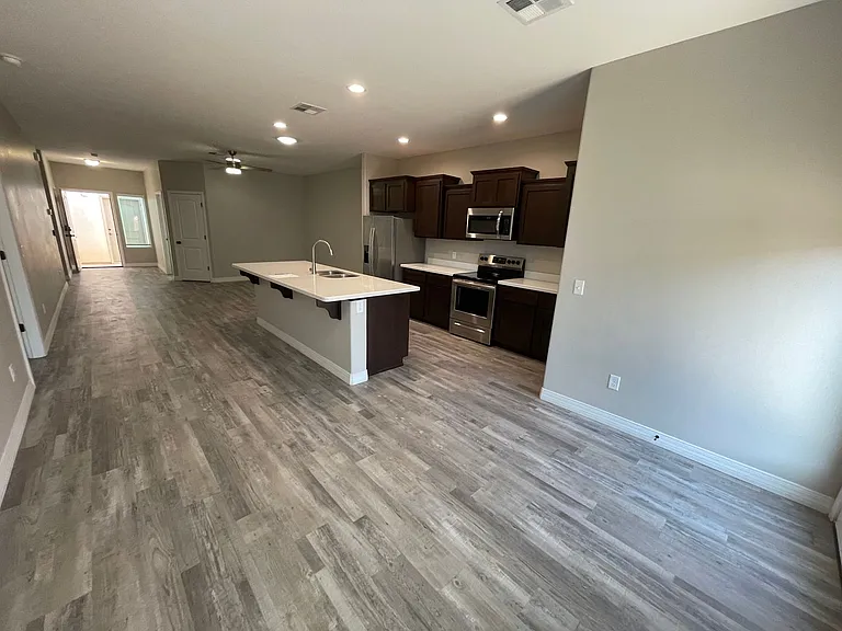 344 E Orchid St — Photo 11