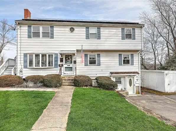 255 Central St, Lincoln, RI 02838