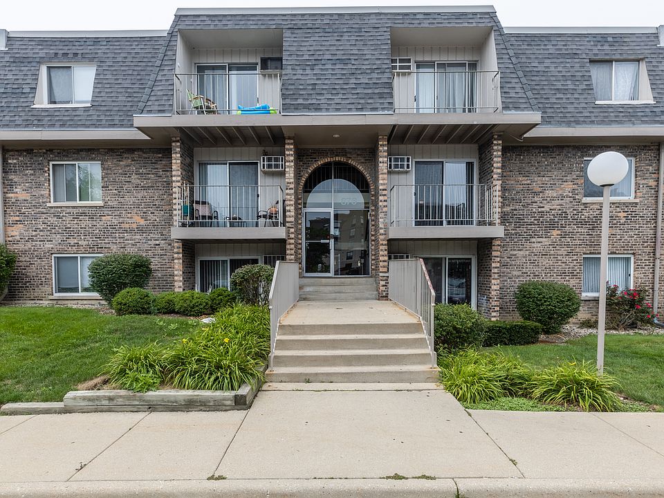 1st image of 876 Crimson Ct APT 202