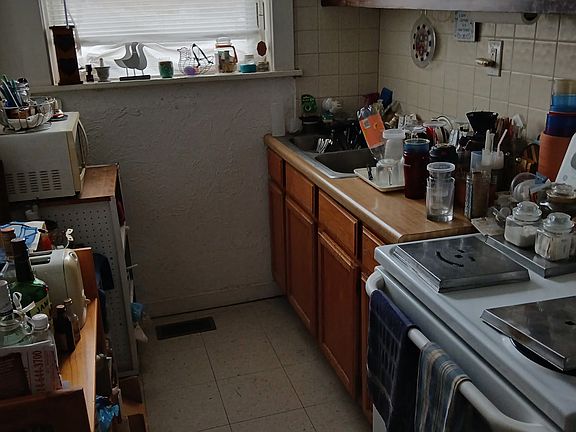 3rd image of 2261 Blendon Pl #1