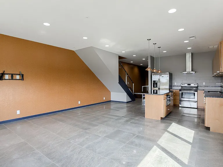 5001 NW 1st St — Photo 3