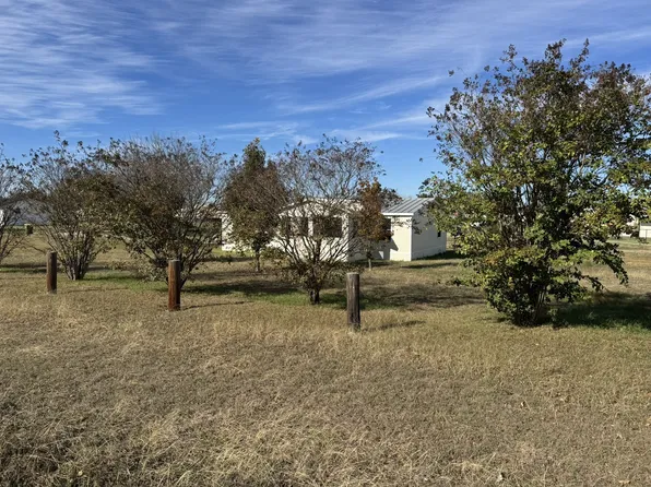 9160 Breezy Rd, Krum, TX 76249