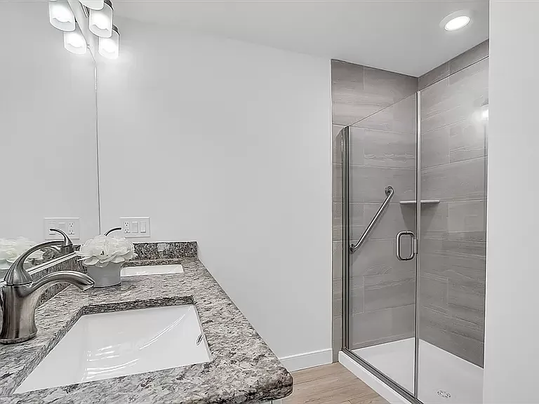 11 Cushing Pl #204 — Photo 8