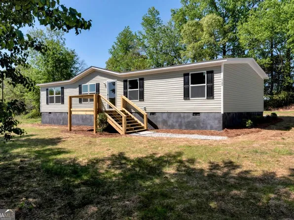 2705 Yonah Homer Rd, Lula, GA 30554