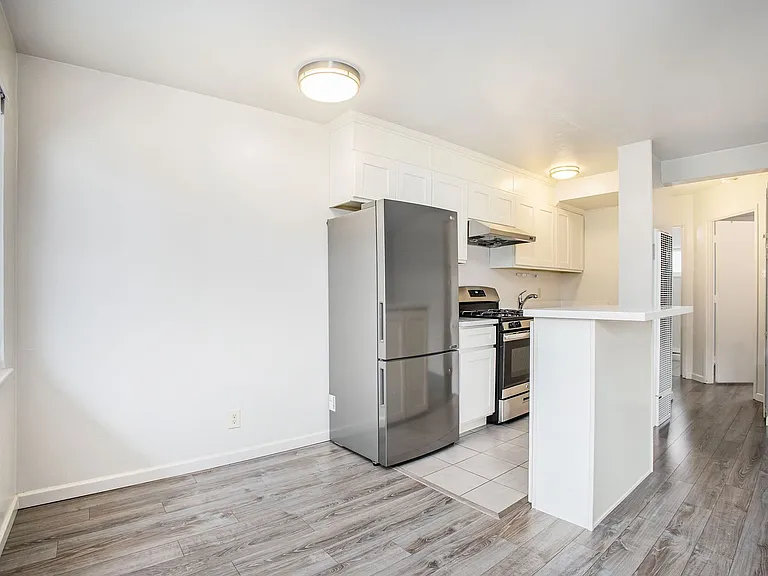 1804 Santa Clara Ave #C - 1 bedroom | 1 bathroom | Upper unit — Photo 4