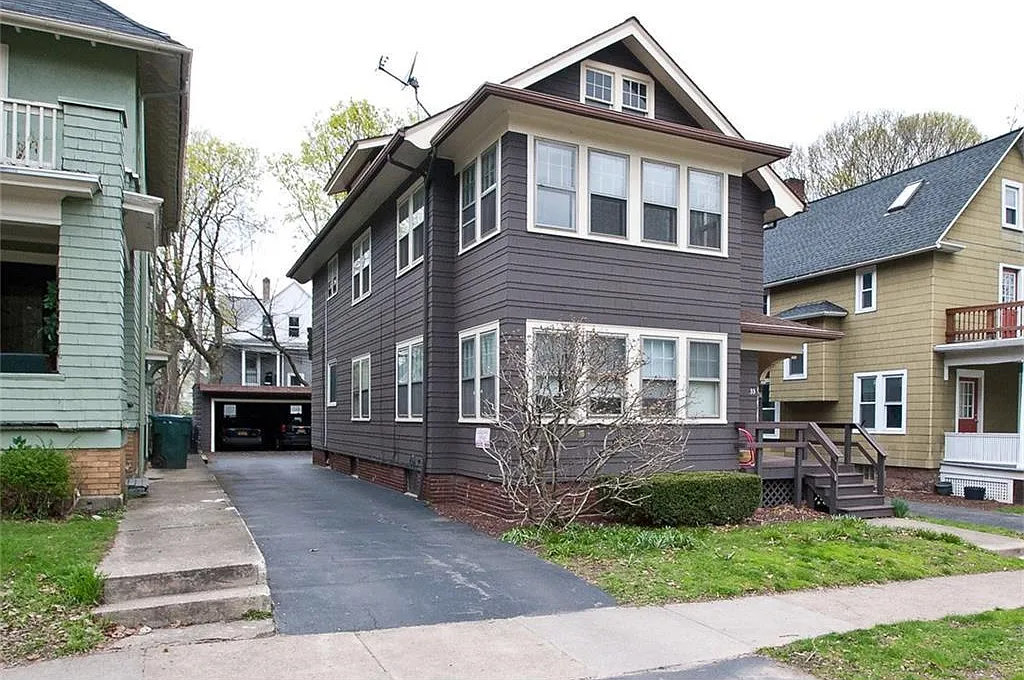 3 bed, $2,190 — Photo 1