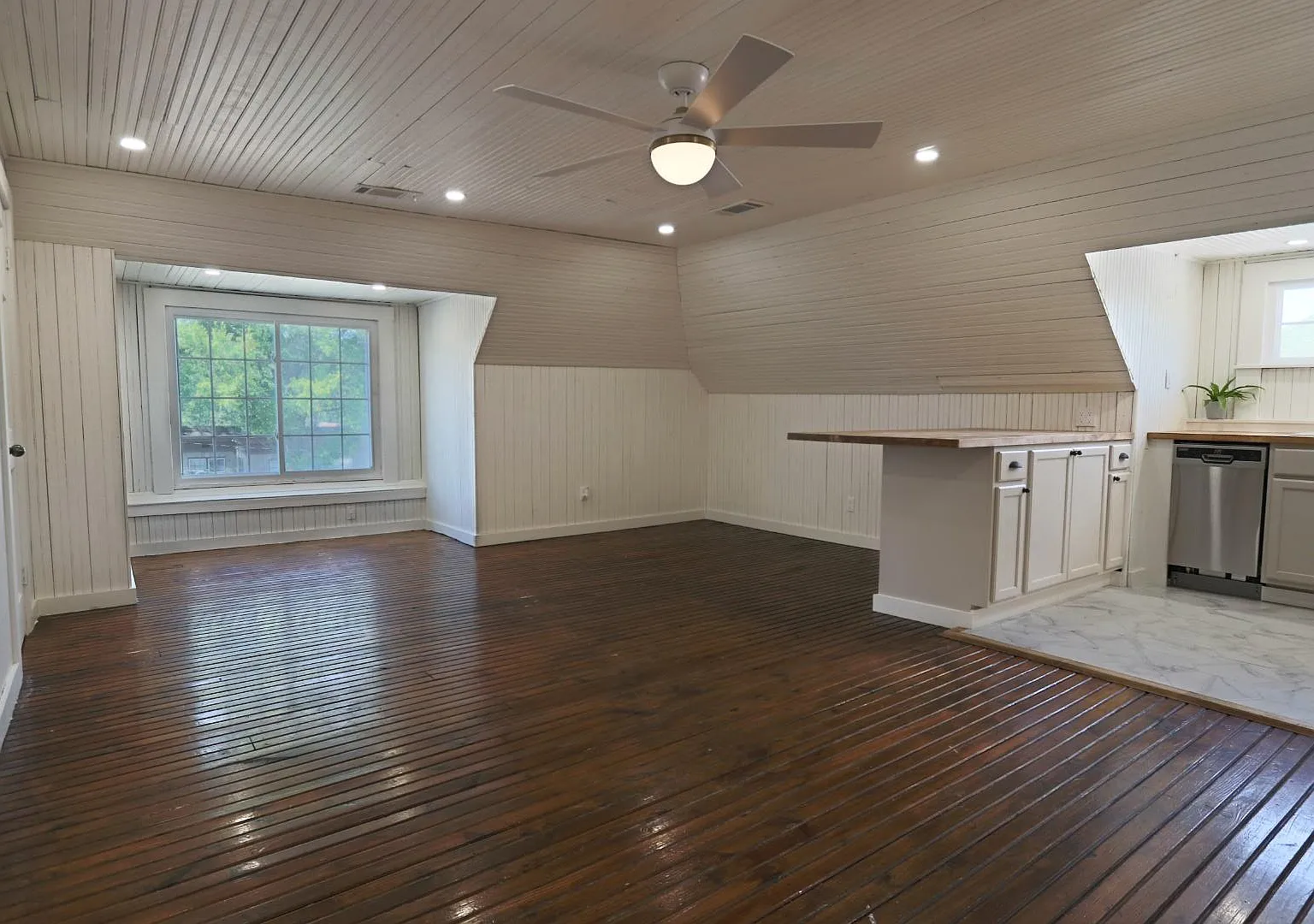 1517 Madison Avenue - 202 — Photo 1