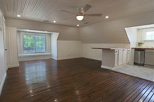 1517 Madison Ave #202 Photo 1
