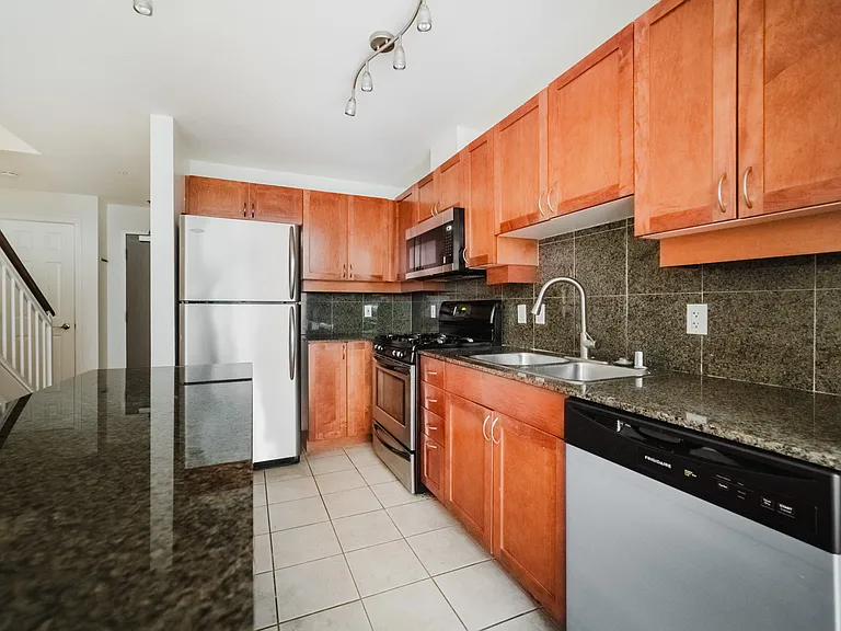 1240 India St #301-1 — Photo 19