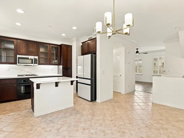 10556 Debreceni Way Unit 11, San Diego, CA 92127