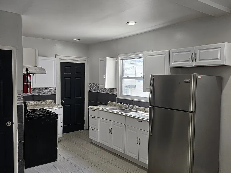 286 W Tupper St #1 — Photo 7