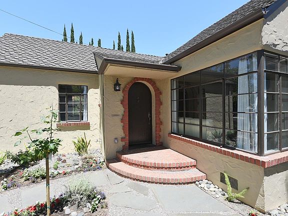 4th image of 166 Carlyn Ave