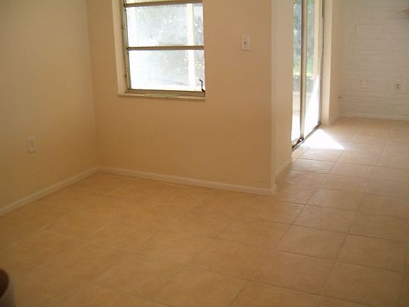 Eat in kitchen area
