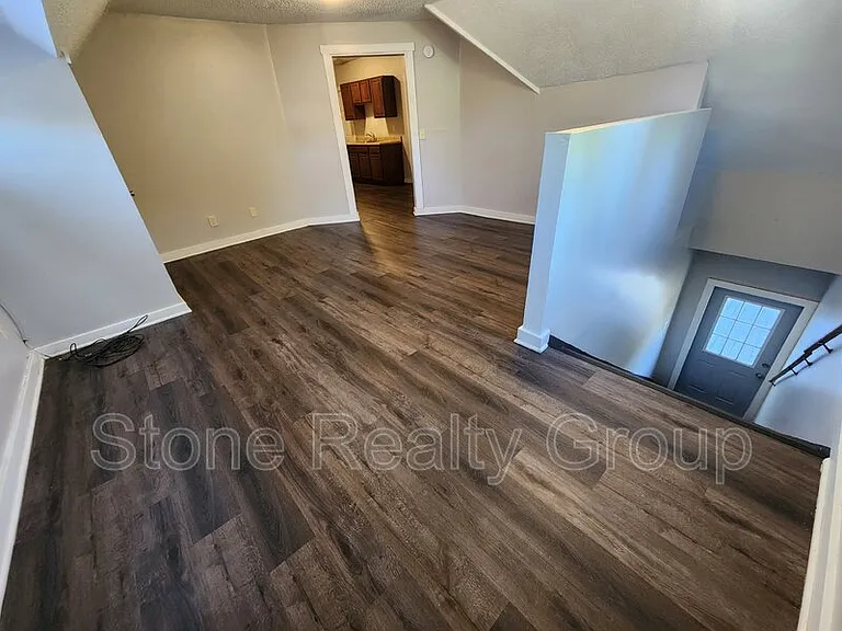 610 S 5th St #D — Photo 2