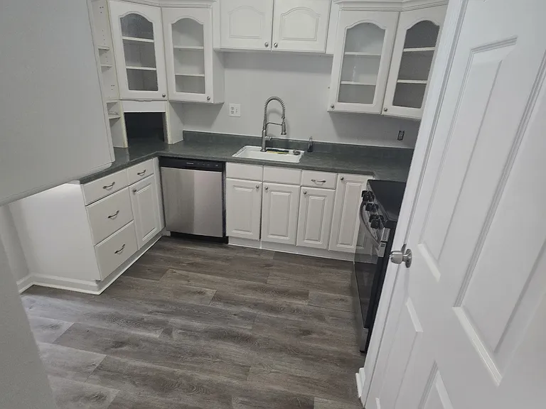 7924 NE San Rafael Dr — Photo 5