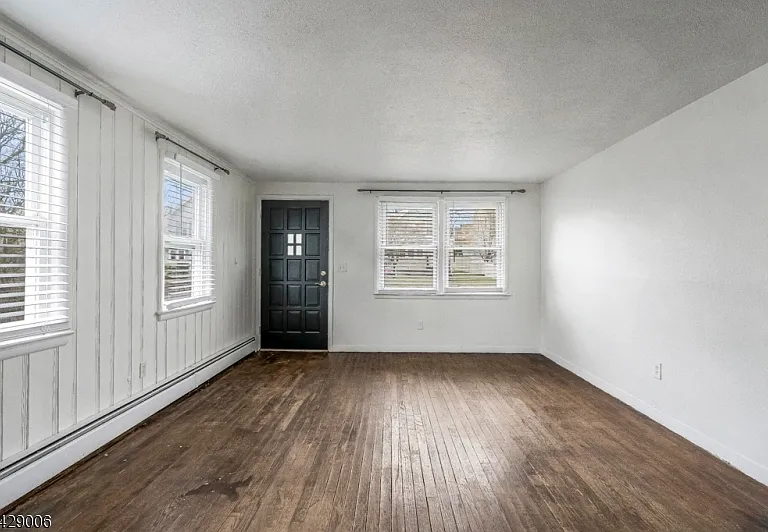 35 Bernards Ave — Photo 6