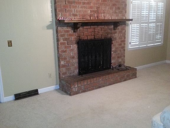 Living room 1 with gas logs