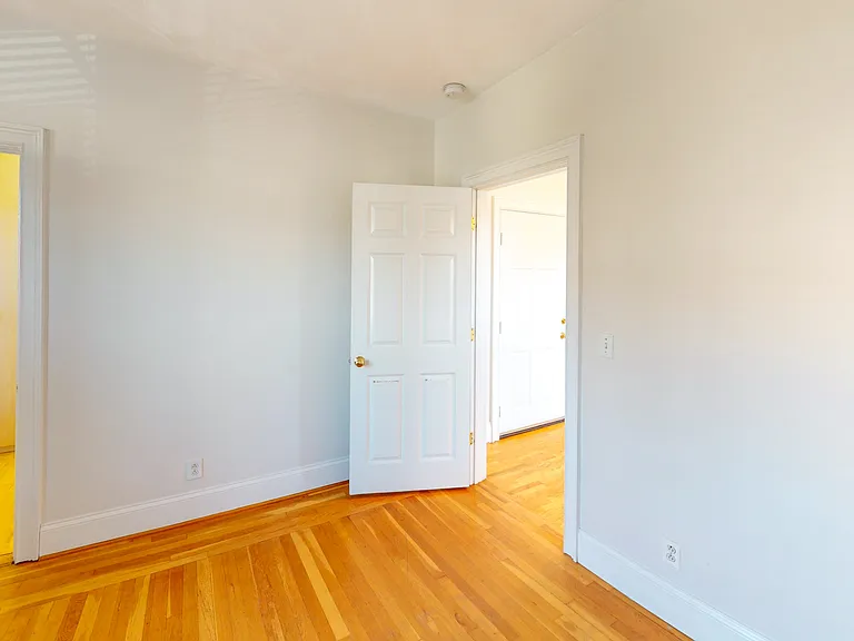 1 Henderson Ave #2 — Photo 16