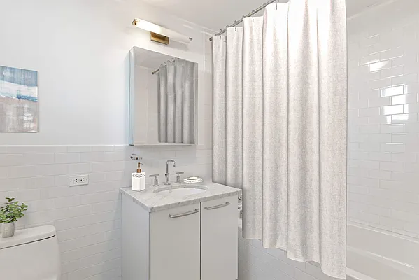 Rented by Compass | media 25