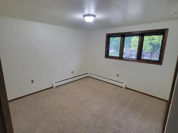 936 Robert St, Crivitz, WI 54114