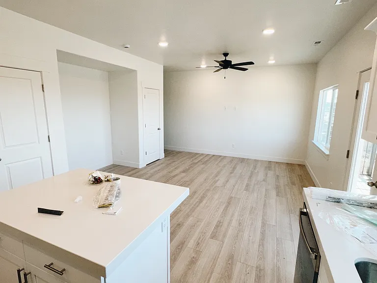 1587 N 1870 E — Photo 5