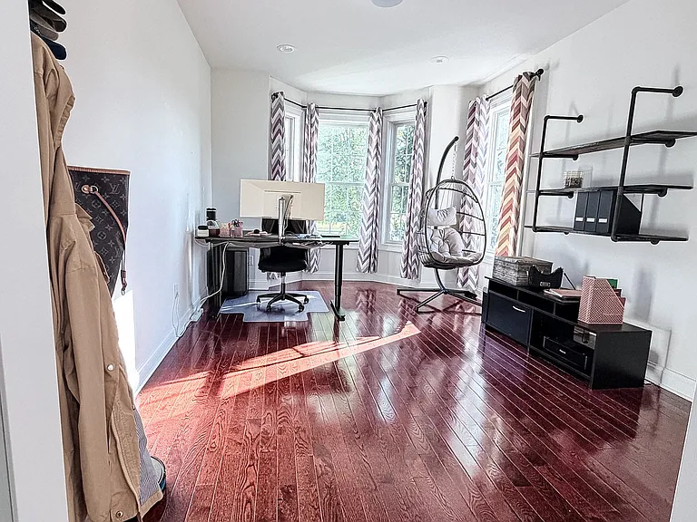 49 McCormick Ave S — Photo 13