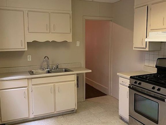 3rd image of 2512 Jefferson St