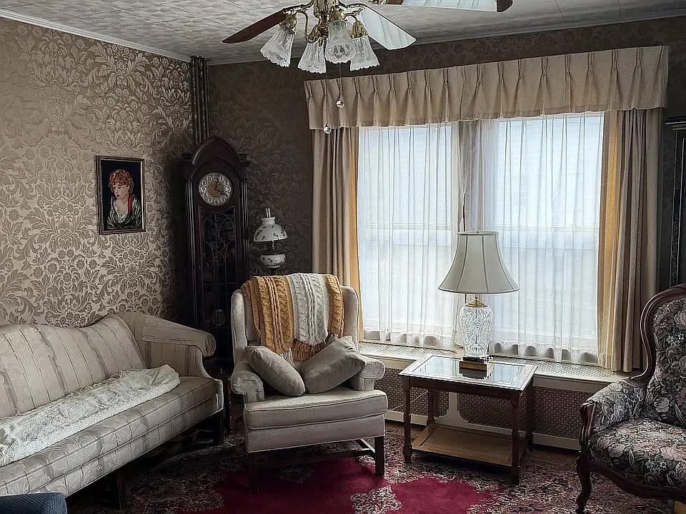 2 bed, 1.5 bath, 1300 sqft, $1,290 — Photo 4