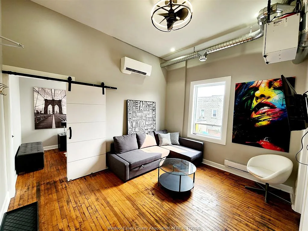1 bed, $1,200 — Photo 1
