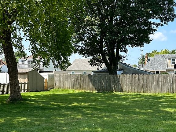 5th image of 2131 Laharpe St